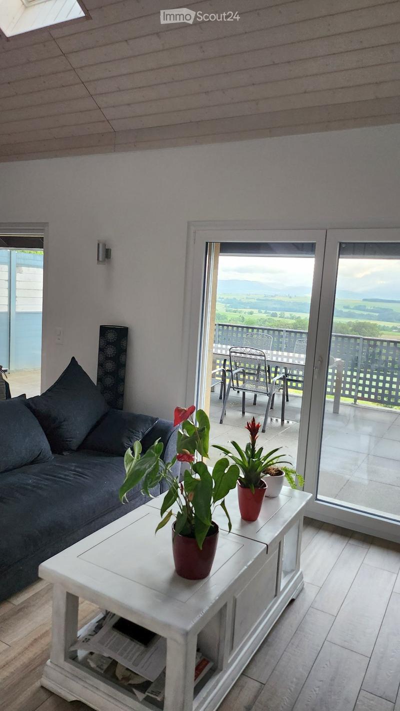 Superbe meublé 2,5 pièces avec mezzanine, balcon et panorama (3)