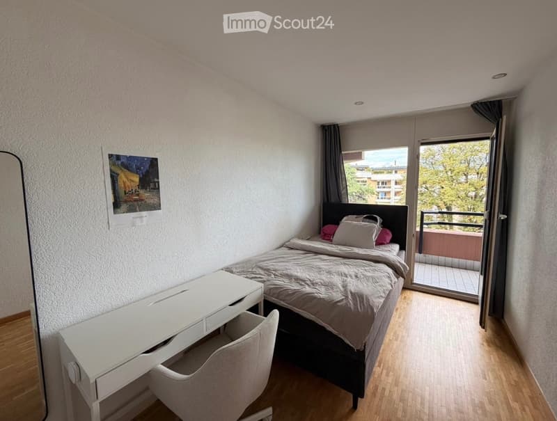 Petite chambre à louer pour étudiante (1)