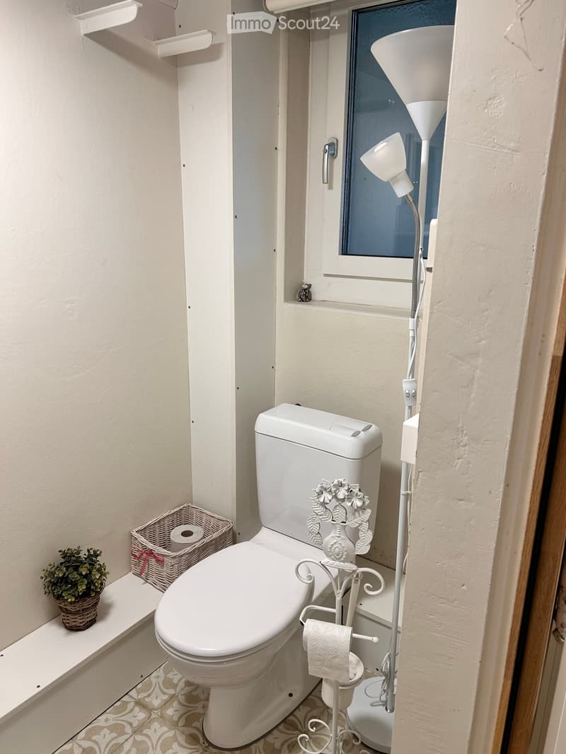 Möblierte Kleinw 30m2 mit 10m2 Sitzplatz. Top Lage! Am Wald! (6)