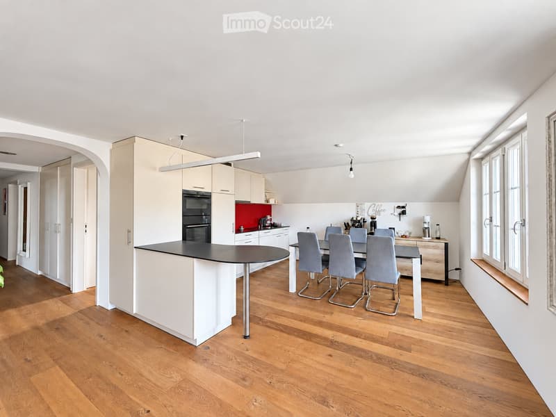Schöne 4.5-Zimmerwohnung zentral in Langnau (2)