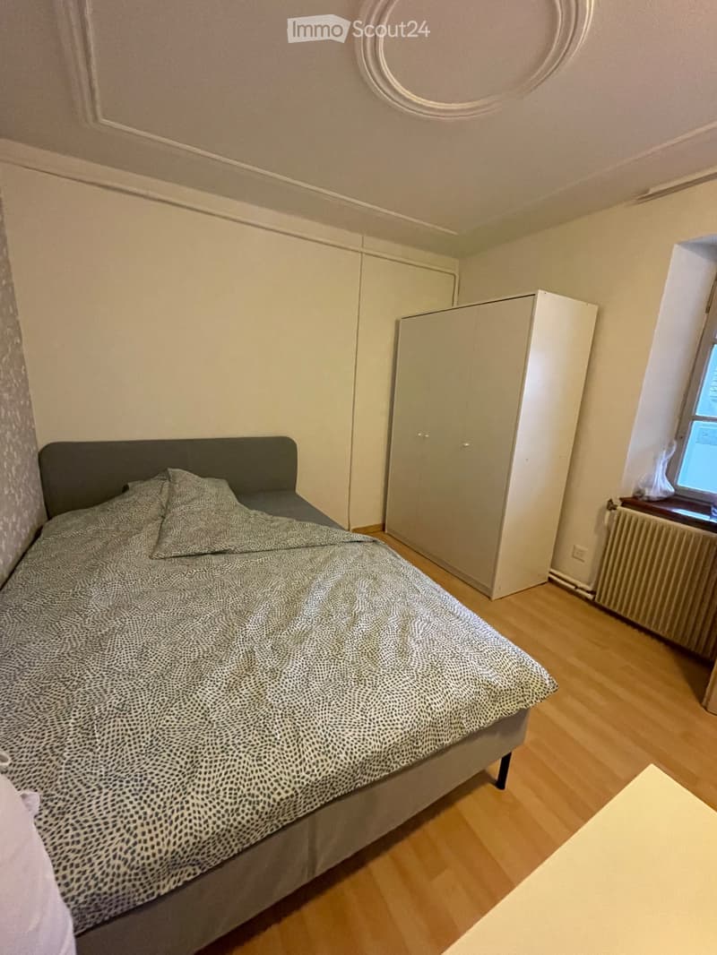 Möbliertes Zimmer 35 pro Nacht (2)