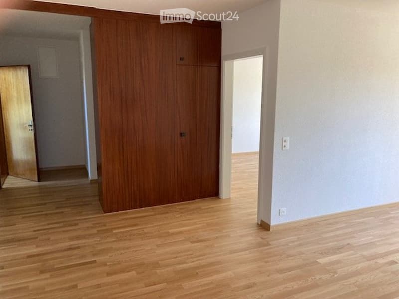 Spacieux appartement de 6,5 pièces avec balcon à Belfaux (2)