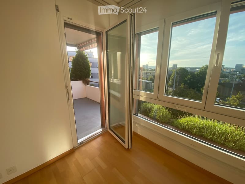 2.5 Zimmer Wohnung mit Lift, Balkon, Tiefgarage (3)