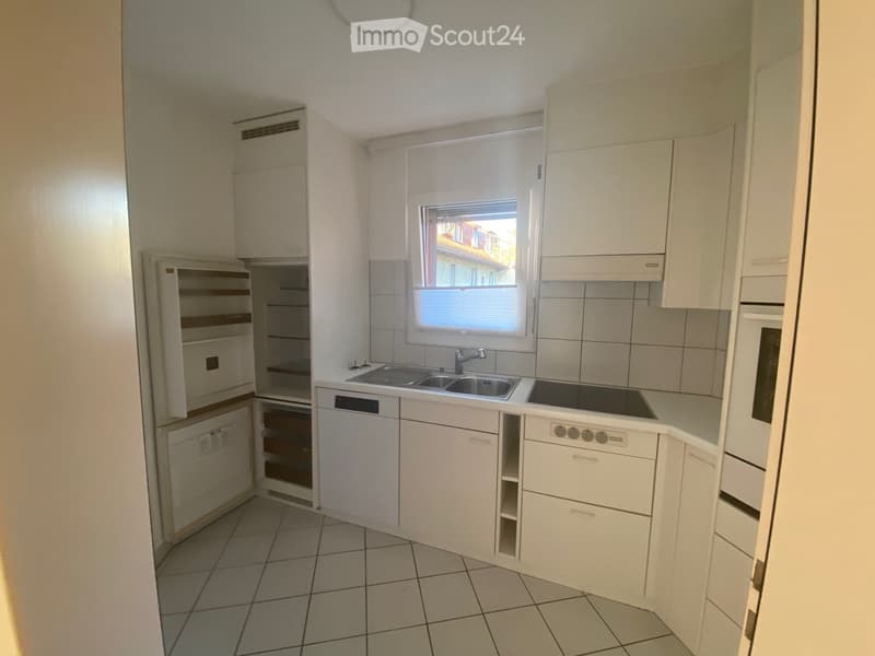 2.5 Zimmer Wohnung mit Lift, Balkon, Tiefgarage (4)