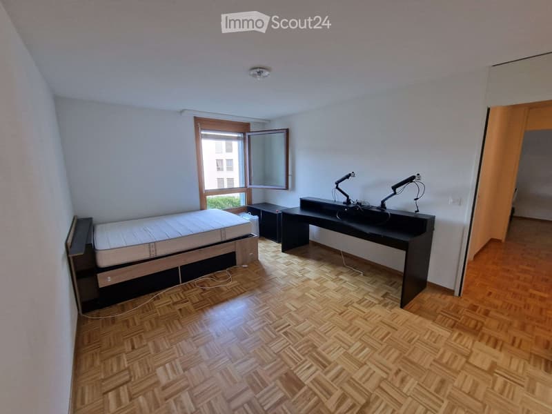 Grande chambre 17m2 à Bussigny-près-Lausanne (1)