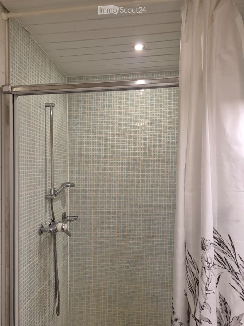 Chambre meublée / Furnished room (3)