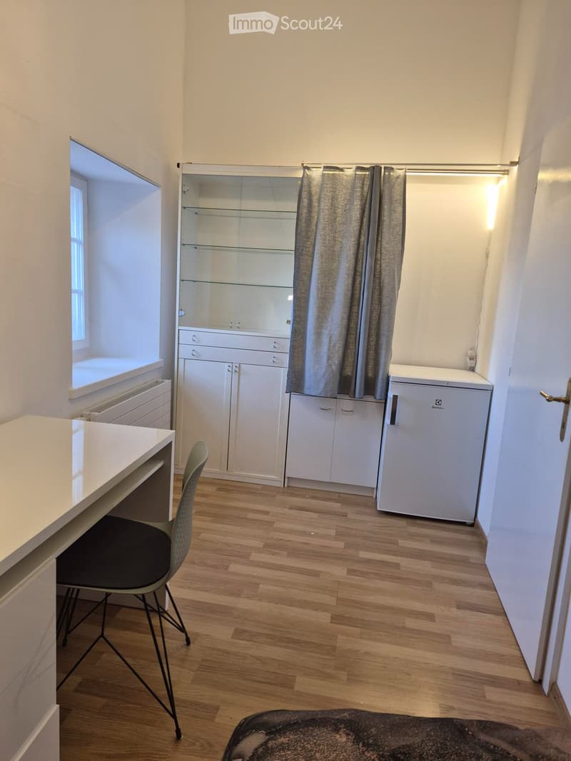 Chambre meublée / Furnished room (2)