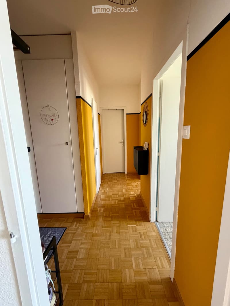 Bel appartement 3 pièces avec balcon au 10e et dernier étage (2)