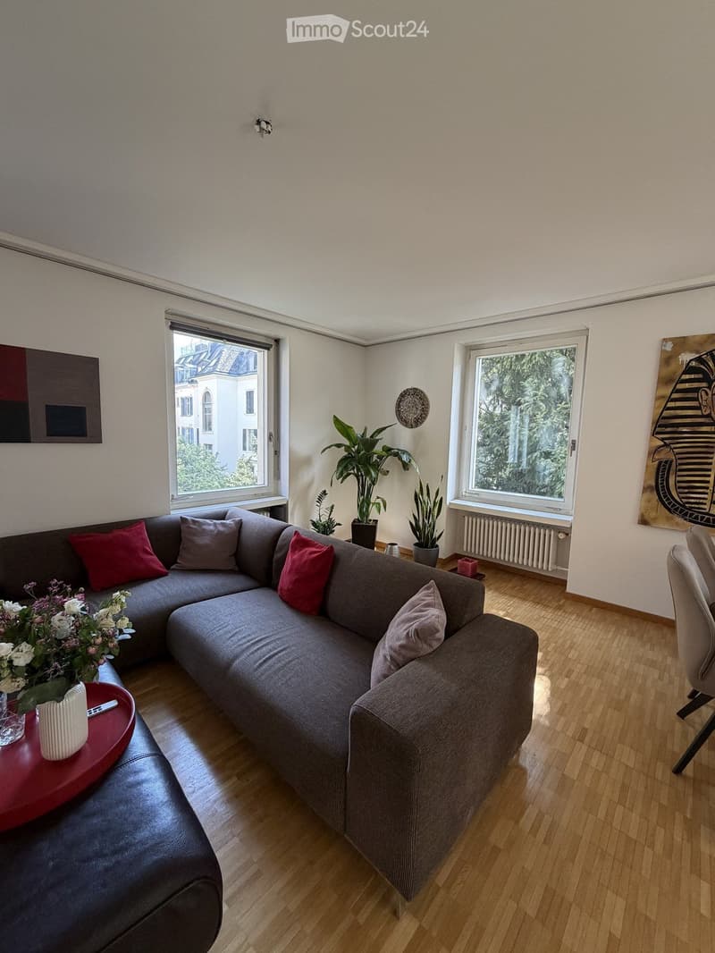 Grosszügige 3.5 Zimmerwohnung mit zwei Balkonen in Hottingen (2)