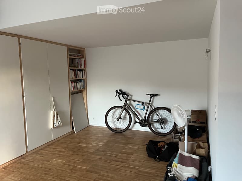 Unité avec salle de bain privé de 49m2 et 130m2 espaces (5)