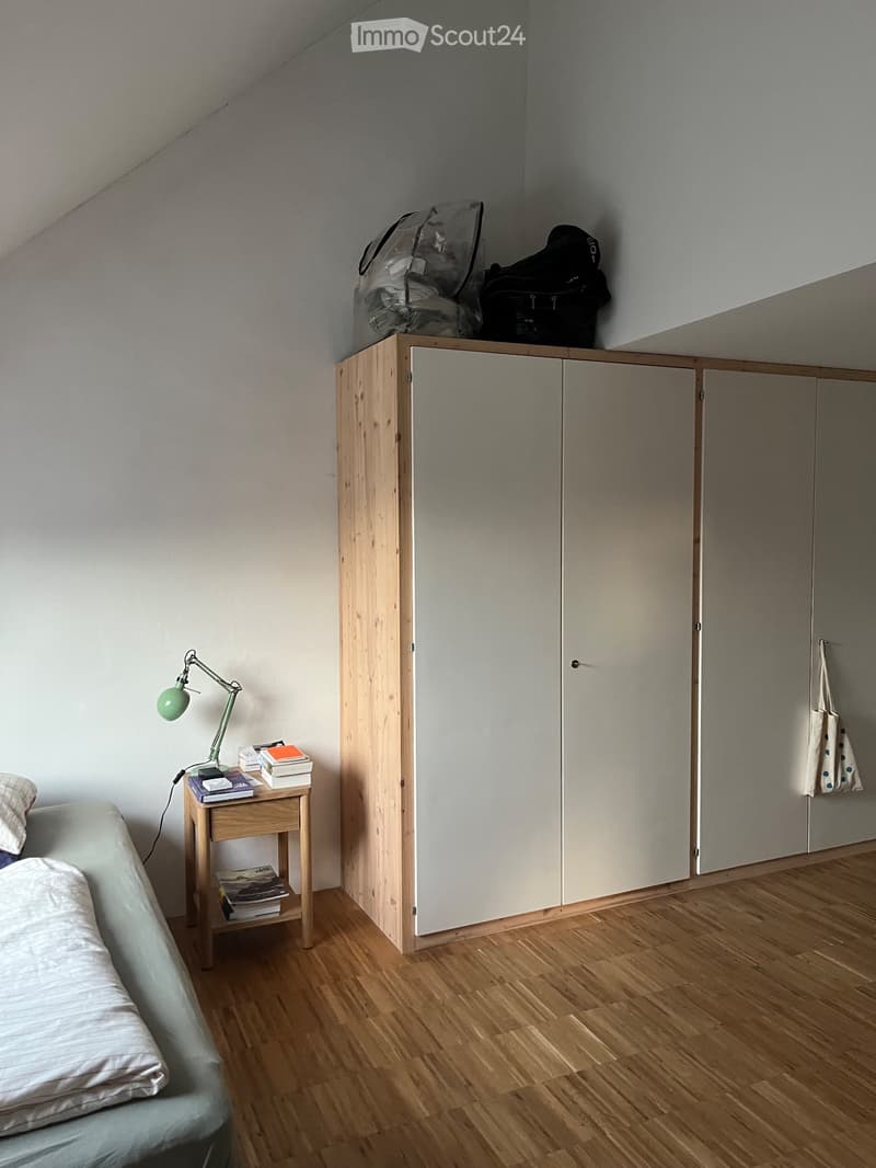 Unité avec salle de bain privé de 49m2 et 130m2 espaces (4)
