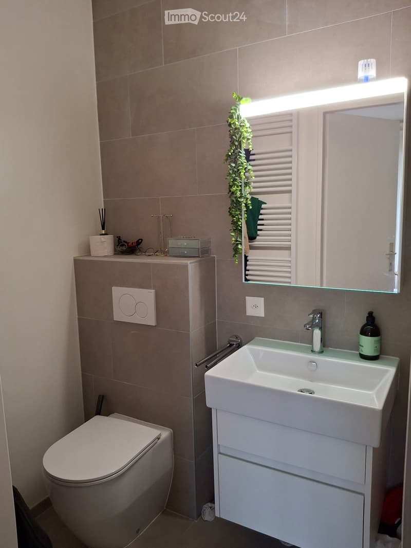 Chambre pour étudiante à louer (1)