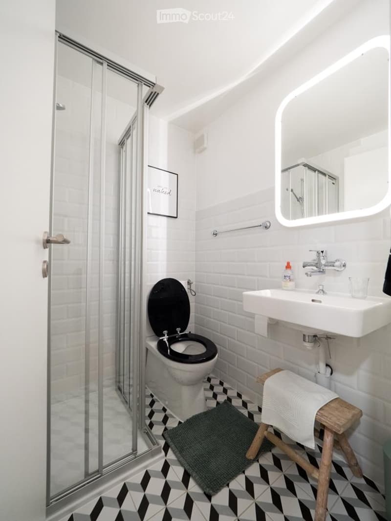 Petit studio meublé à louer au mois (4)