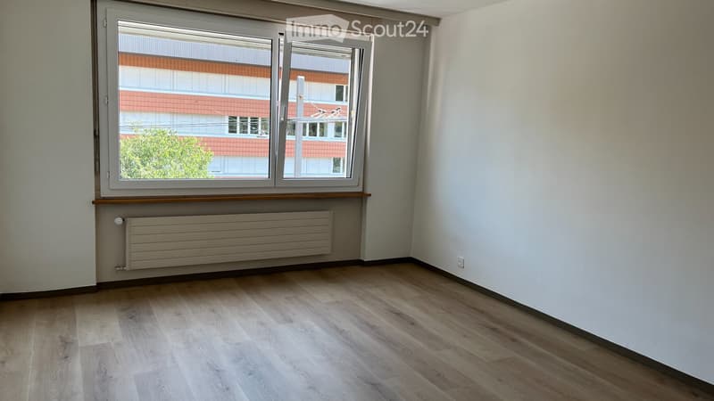 Appartement 3 pièces lumineux avec balcon à Neuchâtel (2)