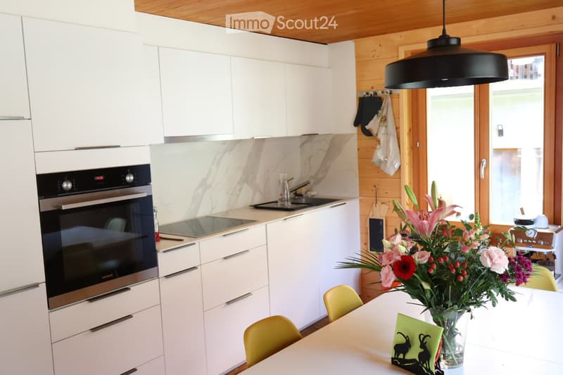 Grand appartement rénové de 110 m² à Evolène village (2)