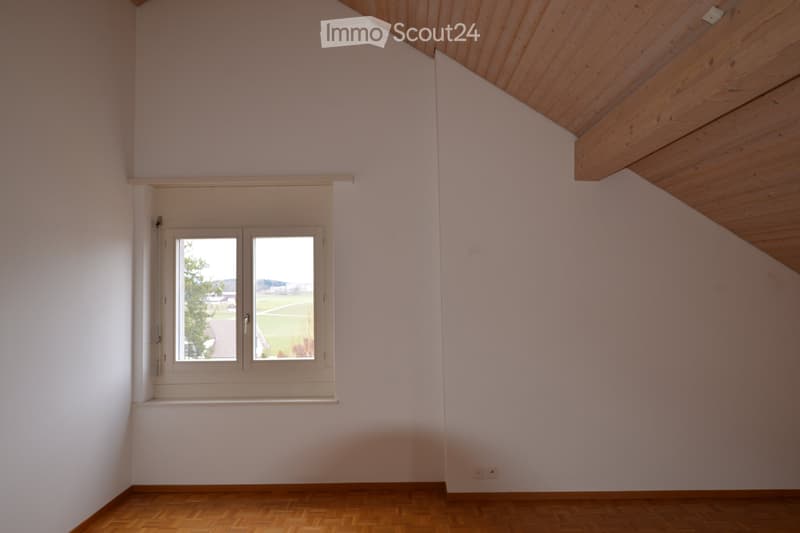 A LOUER A ROSSENS, BEL APPARTEMENT MANSARDE DE 3 ½ pièces (3)