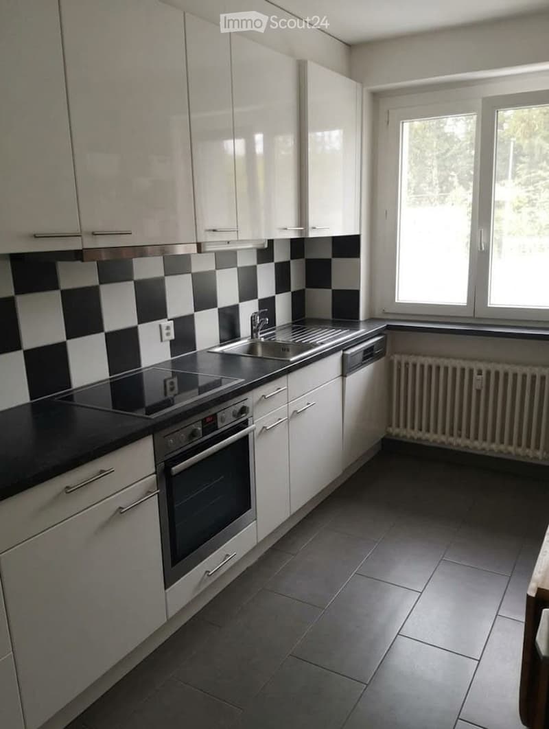 Appartement lumineux de 3.5 pièces avec balcon à Fribourg (3)