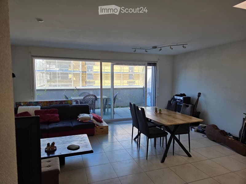 Charmant appartement en attique de 2,5 pièces à Fribourg (4)