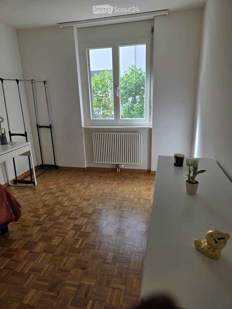Chambre meublée à louer au 1er novembre, à femme uniquement (2)