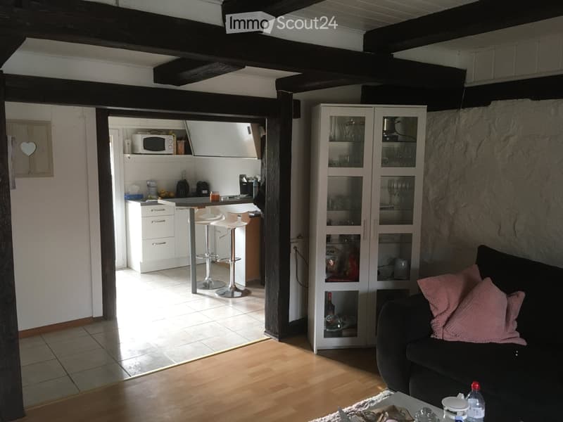 Dans bâtiment à 3 appartements, au 2eme étage, (7)