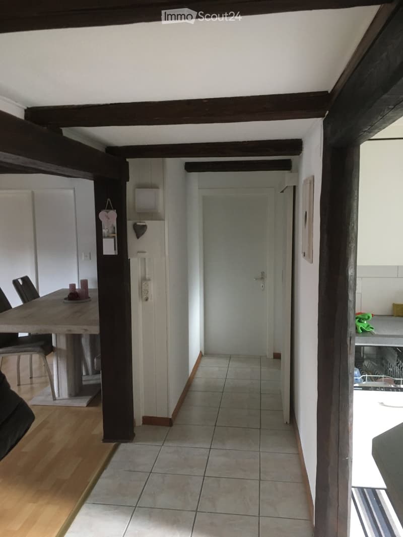 Dans bâtiment à 3 appartements, au 2eme étage, (9)
