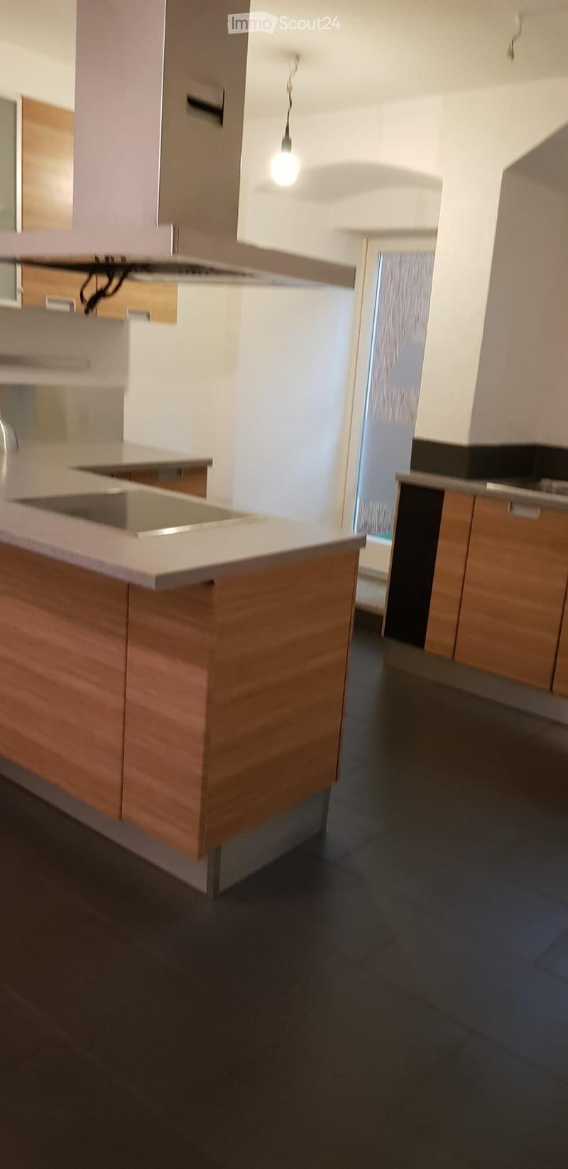 Appartement 4.5 pièces, 3 chambres, salon, cuisine équipée (4)