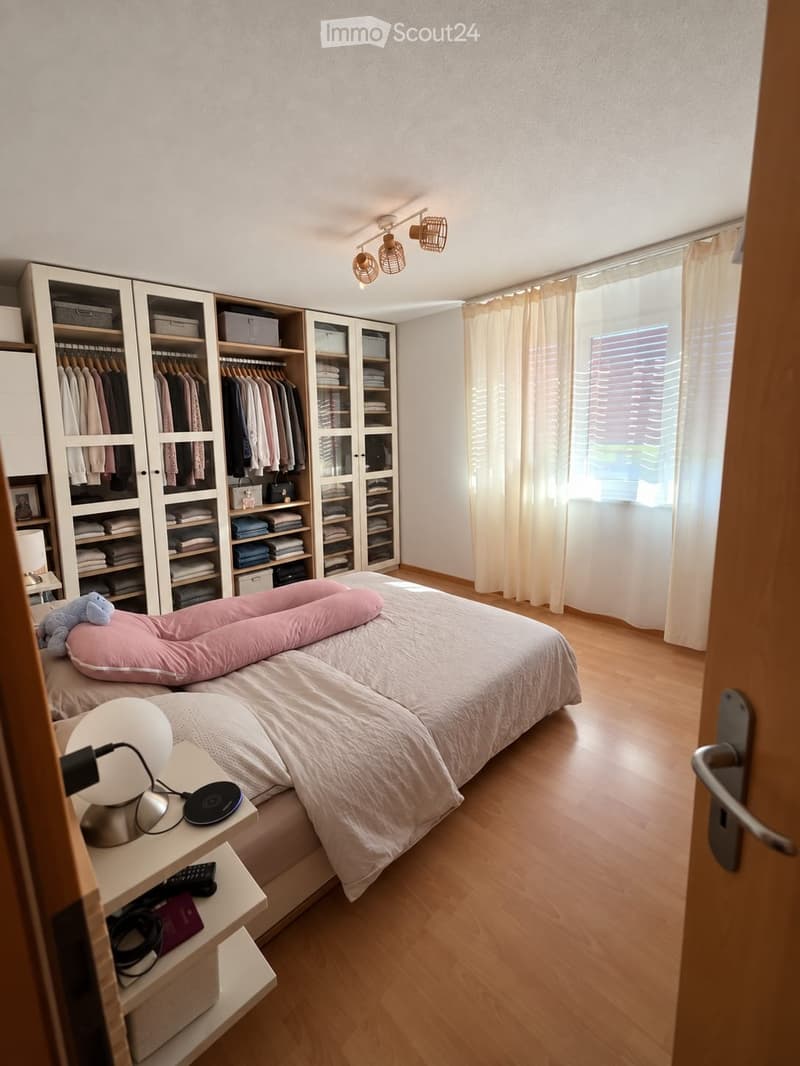 Grand appartement lumineux de 5,5 (2)