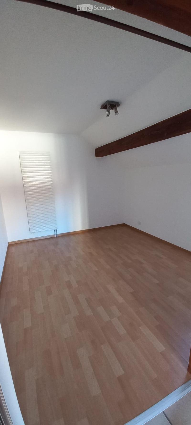 STUDIO BIEN SITUÉ, AU CALME (2)
