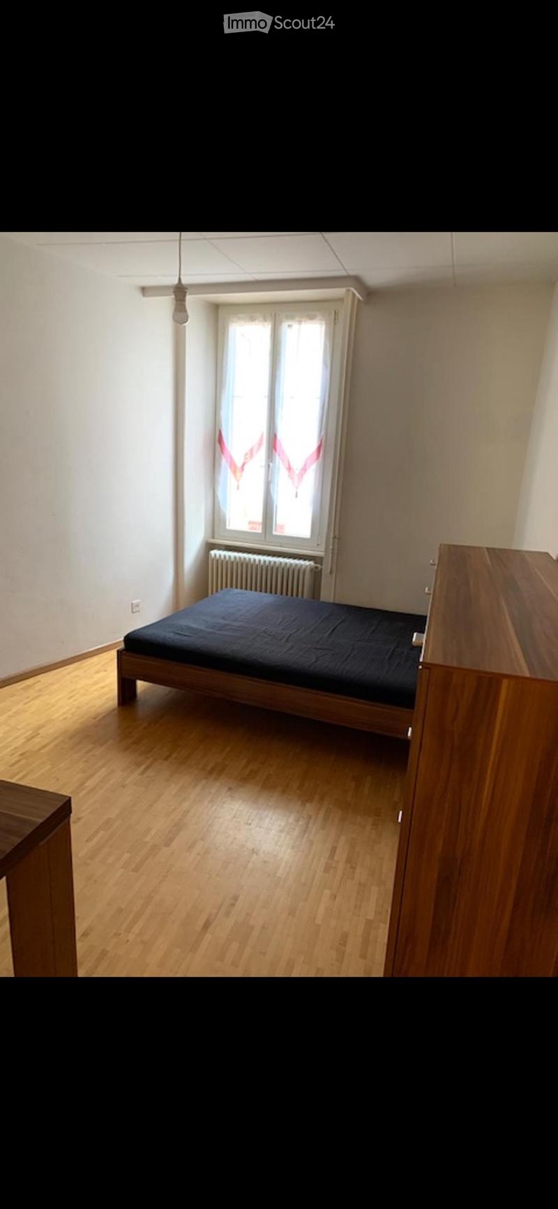 Chambre meublée (1)