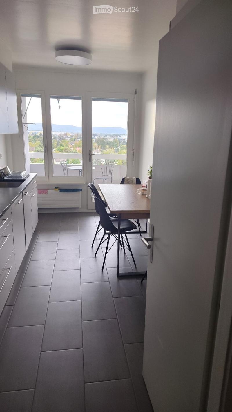 Chambre meublée avec balcon / Furnished room with balcony (4)