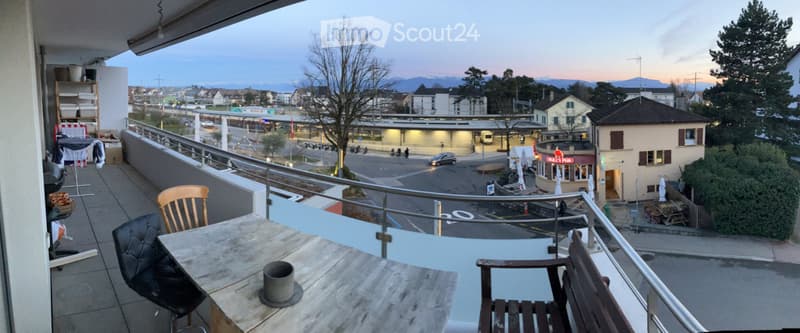 Colocation devant la gare de Gland (3)