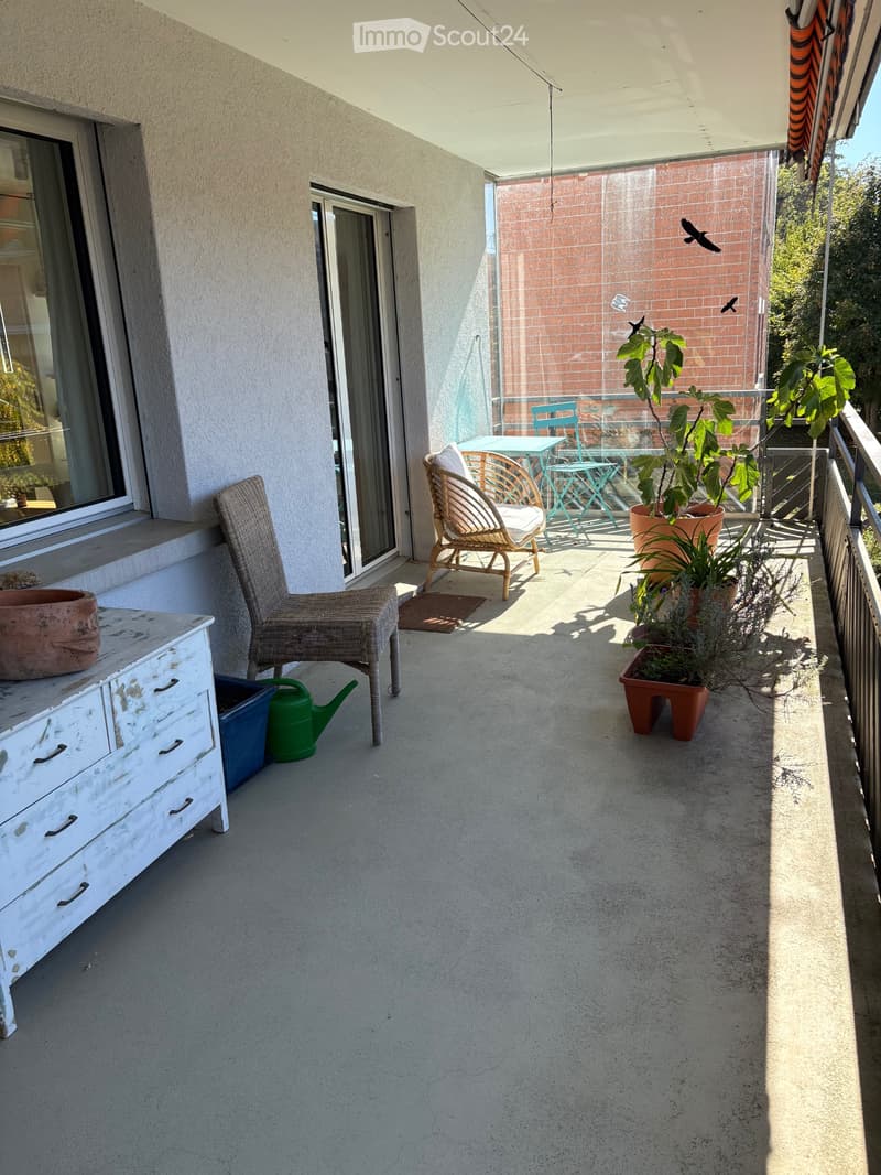 Helle 3.5 Zimmerwohnung mit 2 Balkonen (5)