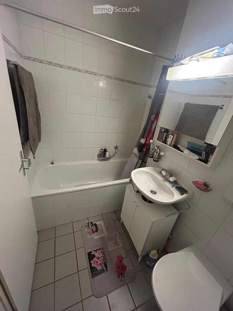 Chambre meublée avec salle de bain privative Vevey centre (3)