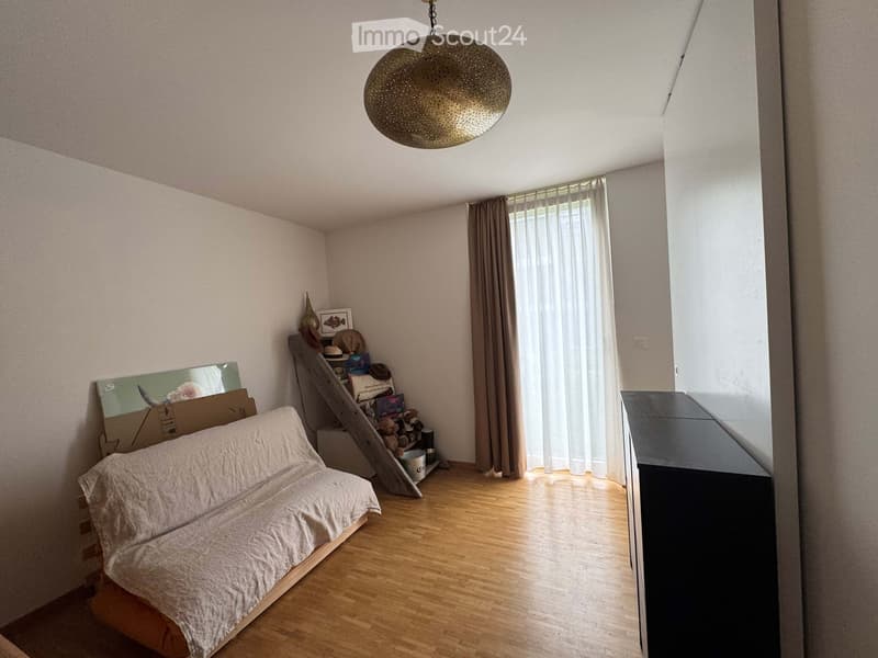 3.5 pces avec terrasse, jardin et place de parc bien situé (13)