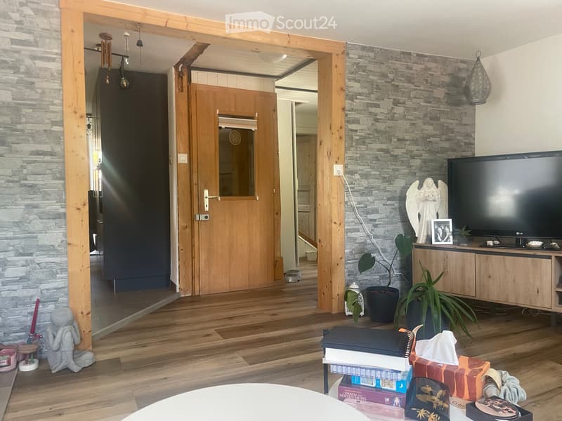 7.5 Zi. Wohnung in Jaun- Appartement de 7.5 pi. à Jaun (1)