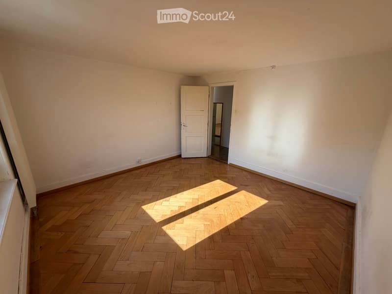 Helle 3.5-Zimmer-Wohnung mit Balkon in Biel (3)