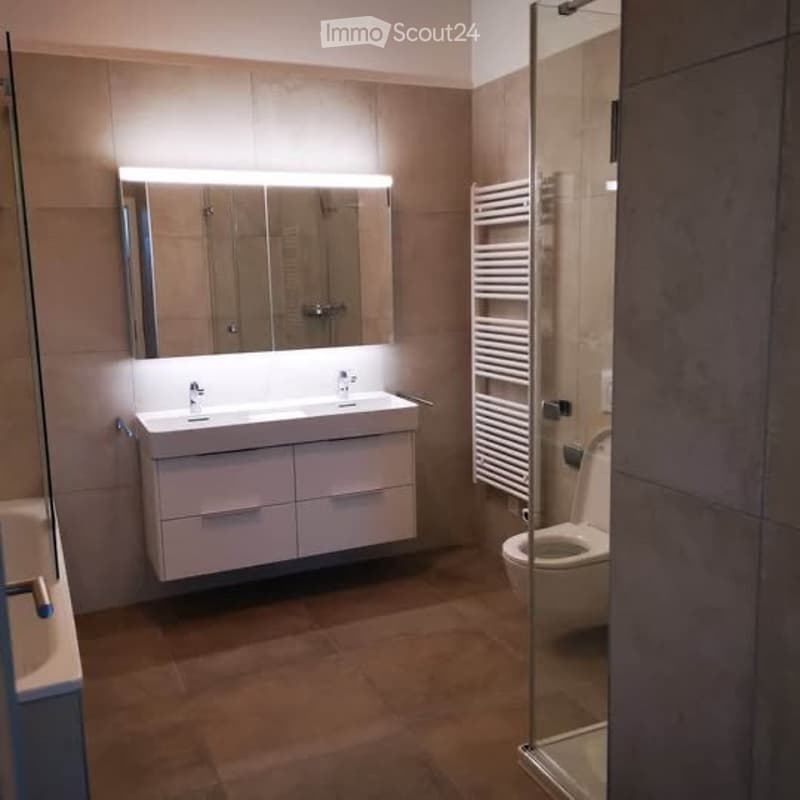 Appartement 3 chambres, 2 salles de bain, jardin et garage. (4)