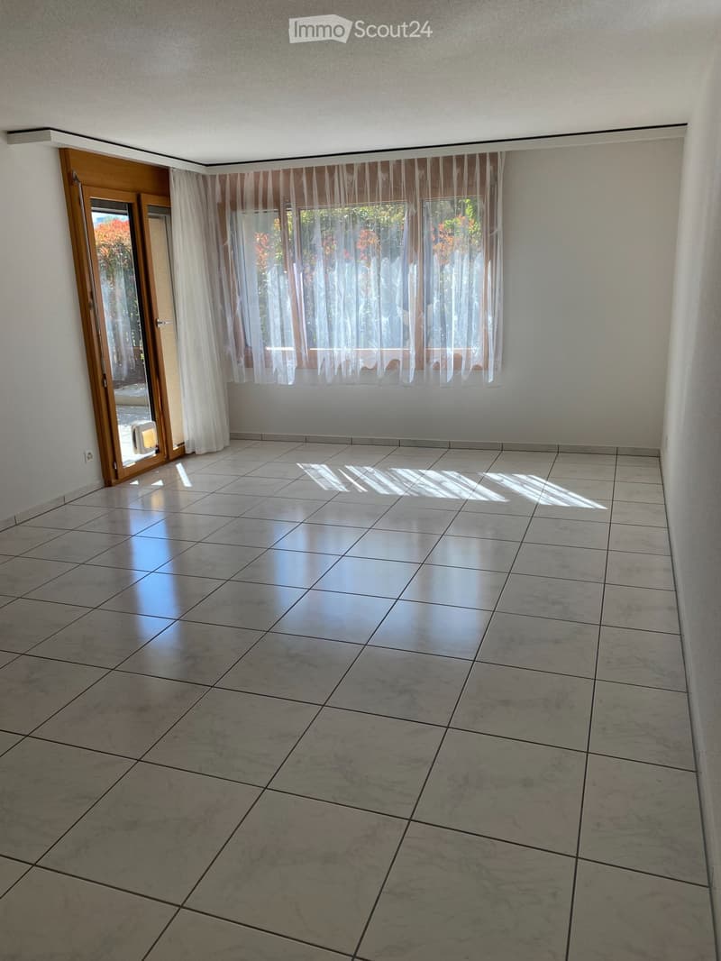 Charmante 2.5-Zimmer-Wohnung mit Terrasse in Dübendorf (5)