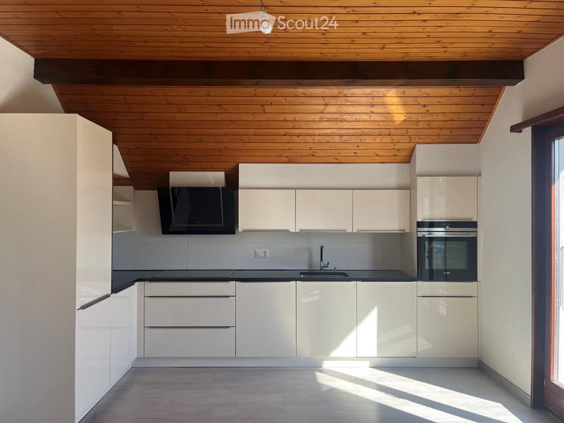 Charmant appartement en attique de 4.5 pièces à Gland (2)