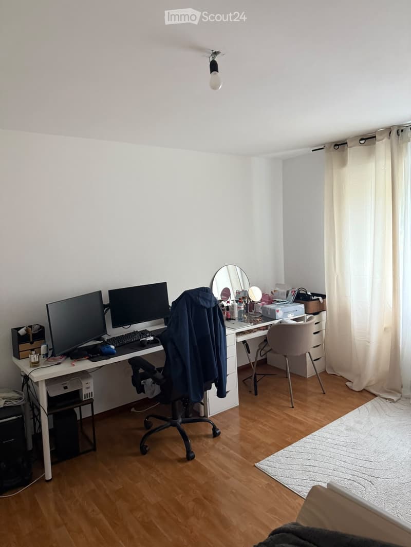 Appartement 3,5 pièces 1191-/mois CC à Chézard St Martin (4)