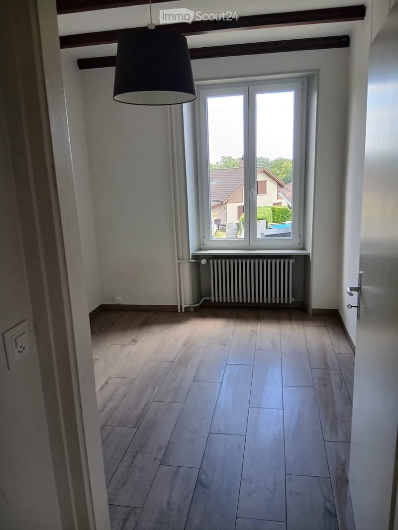URGENT Appartement 2,5pieces pour le 1 décembre à Colombier (3)