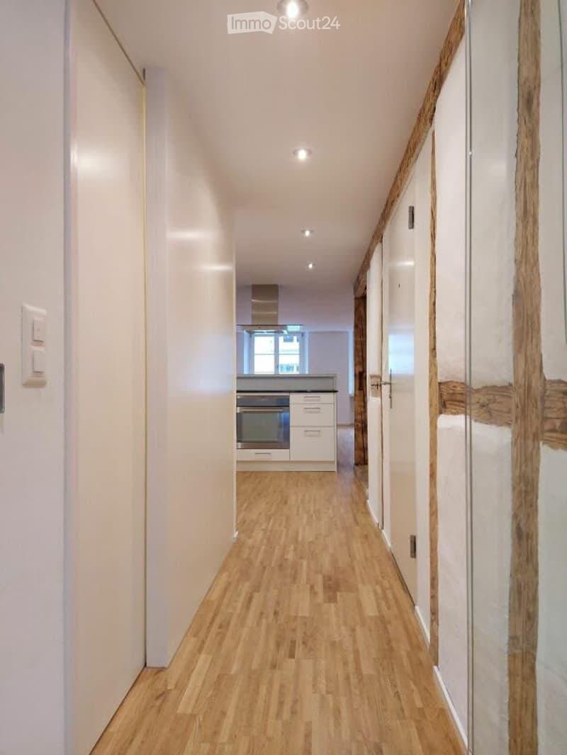 Elegante 2,5-Zimmer-Wohnung mit 68 m² in Unterseen (1)