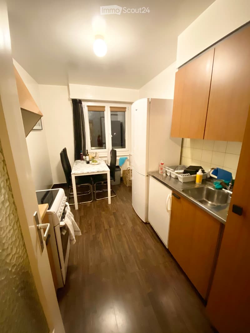 Grande chambre à louer en colocation féminine (2)