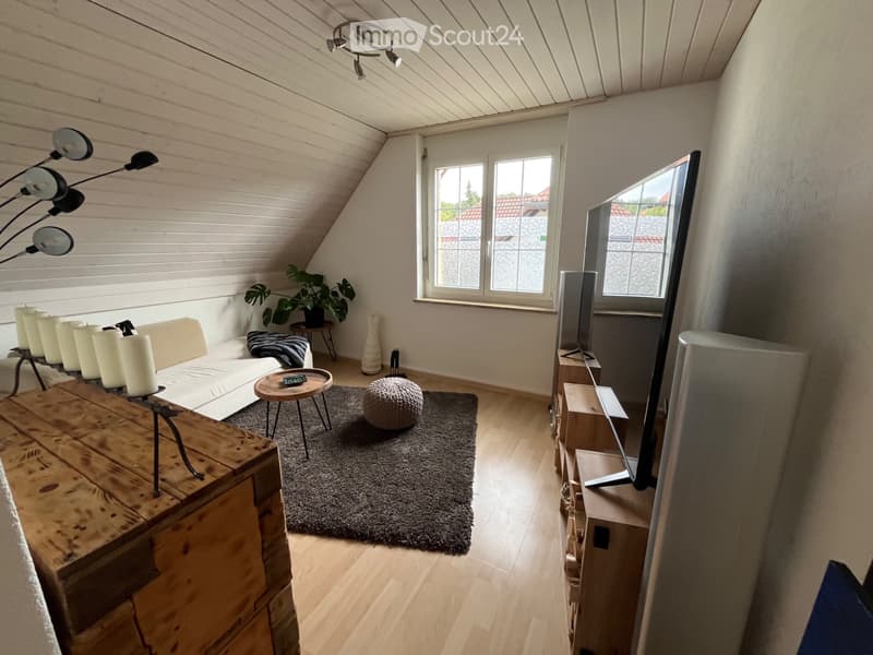 4.5 Zimmer Dachwohnung in EFH Quartier (2)