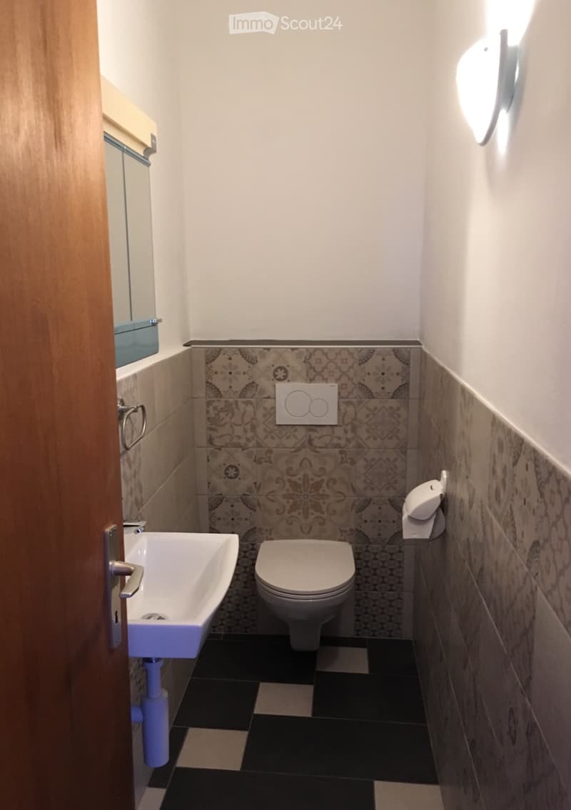 Comme une petite maison de village. (6)