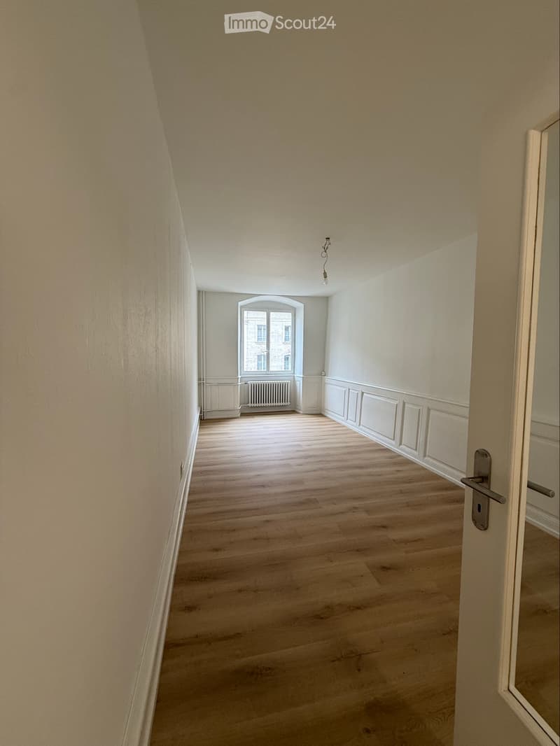 Appartement 2.5 pièces // 2.5 Zimmer-Wohnung (2)