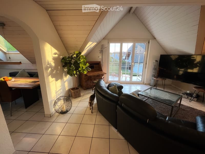 4.5 Zimmwer Dachwohnung in EFH nähe Aare (3)
