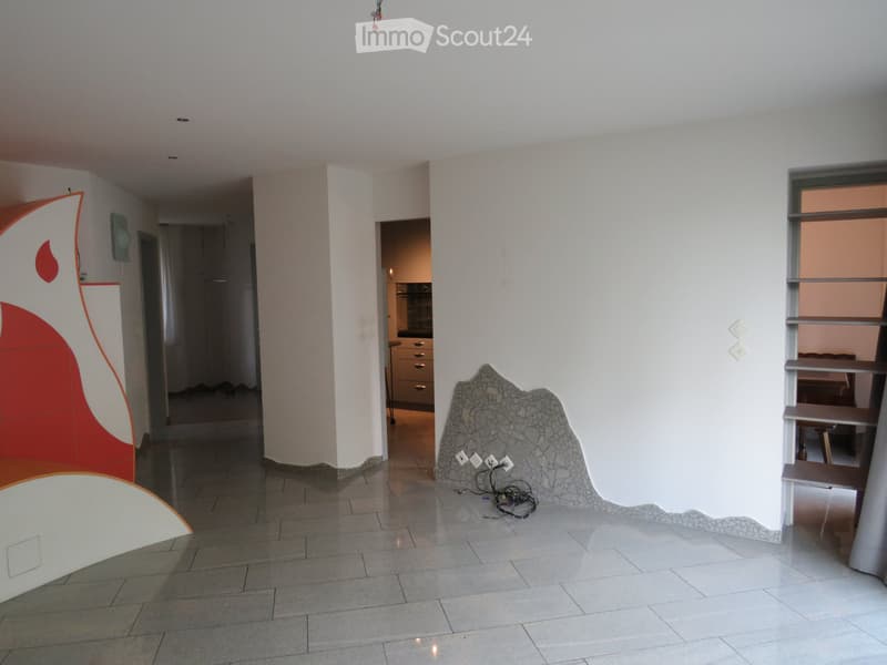 Charmante Wohnung mit Gartenanteil in (2)