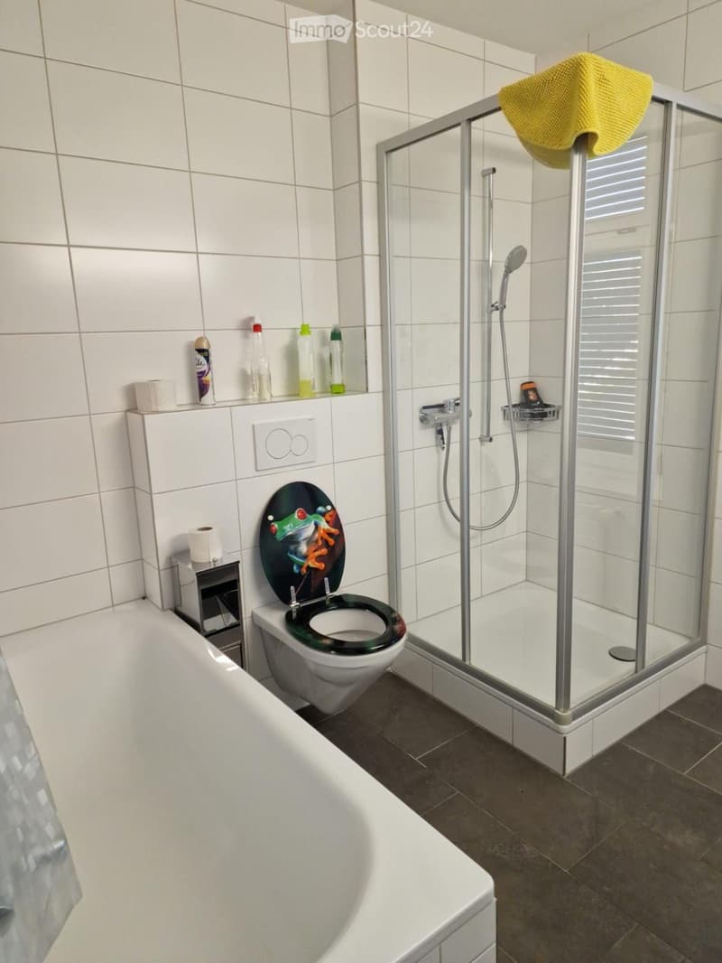 Grosszügige 4,5 Zimmer Wohnung (3)