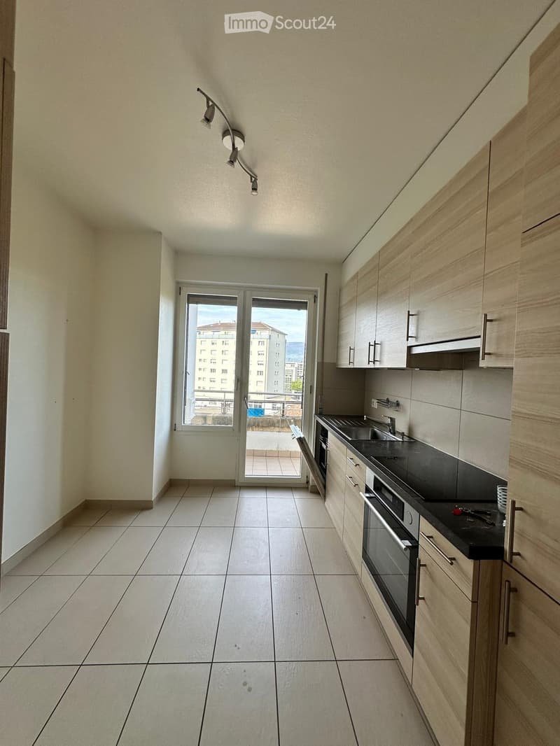 Grand attique 2.5 pièces style loft à Yverdon centre (2)